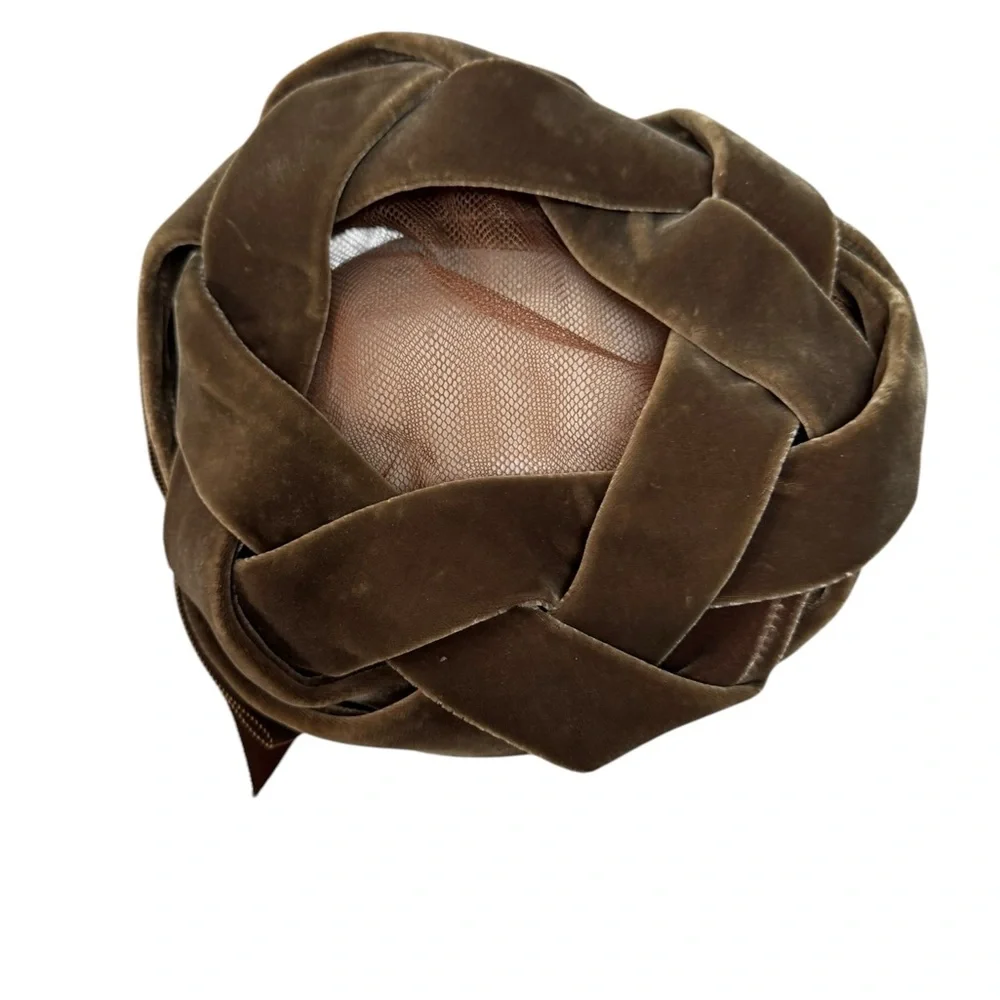 1950s Marshall Field & Company Green Velvet‎ & Brown Ribbon Pillbox Hat - Picture 4 of 6